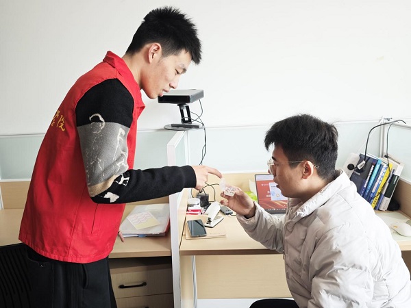 bwin：研以致用护呼吸，青春实践暖校园